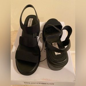 Steve Madden Elastic straps black sandal